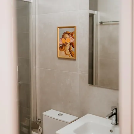 Mary Orange - No 236 1d - Chick & Cozy Two-bedroom *